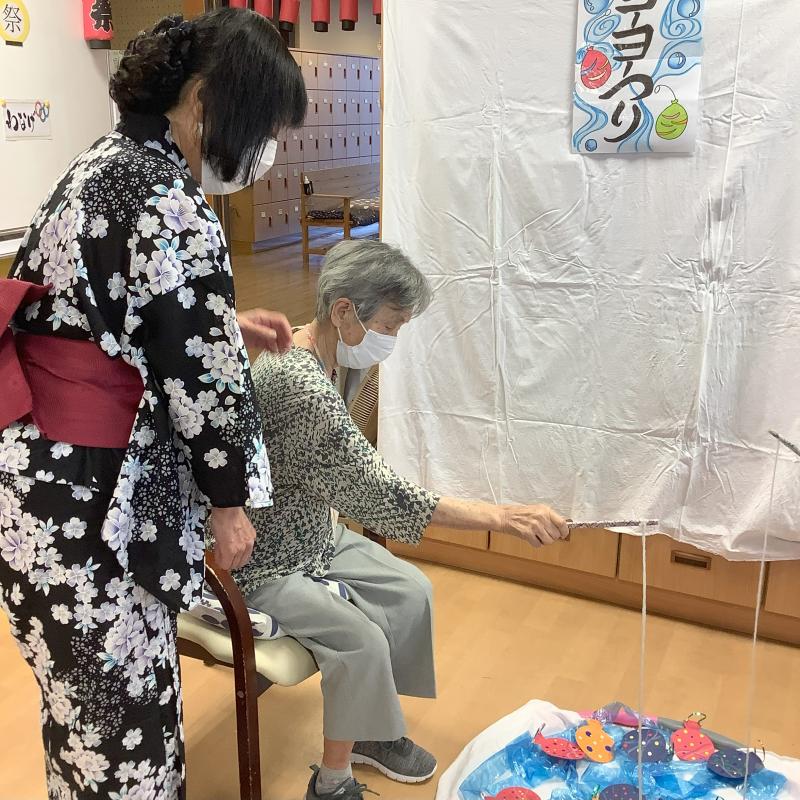 職員も浴衣と法被で盛り上げます！