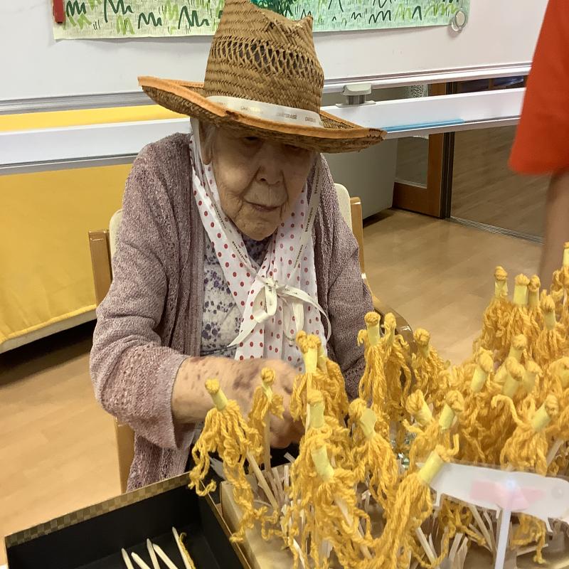 ていねいに刈り取ります