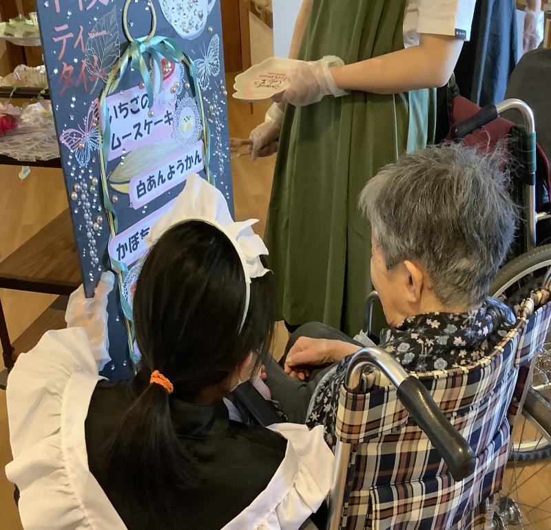 おやつバイキングを行いました